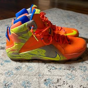 Nike Lebron VI men size 13 Like new